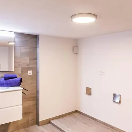 - Joli No 4 Au Centre De La Vielle Ville Appartement *